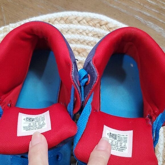 All Star Converse Color Block Hightop Sneaker Kids, Size 5 - Picture 8 of 10